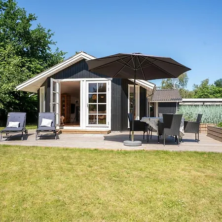 Lagho - 400m From The Sea By Interhome *